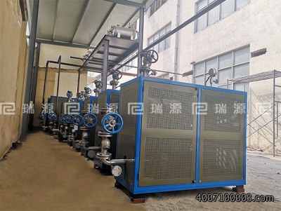 煤改电——塑料行业现场整排电加热导热油炉